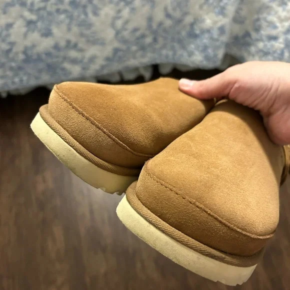 UGG Goldenstar Clog Chestnut Size 9 - Picture 6 of 9